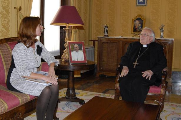 La Alcaldesa de Godella con el Cardenal Cañizares