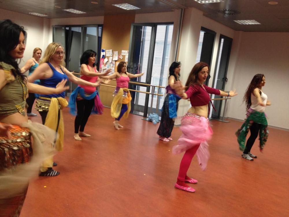 La concejalía de Cultura organiza unas puertas abiertas a la clase de Danza Oriental